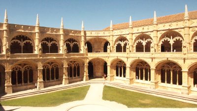 ジェロニモス修道院の中庭